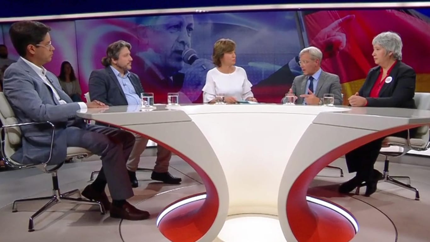 Über das Thema "Erdogan und die Deutschen" diskutierten bei Maybrit Illner unter anderem Hasnain Kazim ("Der Spiegel"), Sabahattin Cakiral (BIG-Partei), Norbert Röttgen (CDU) und Seyran Ates (Rechtsanwältin).