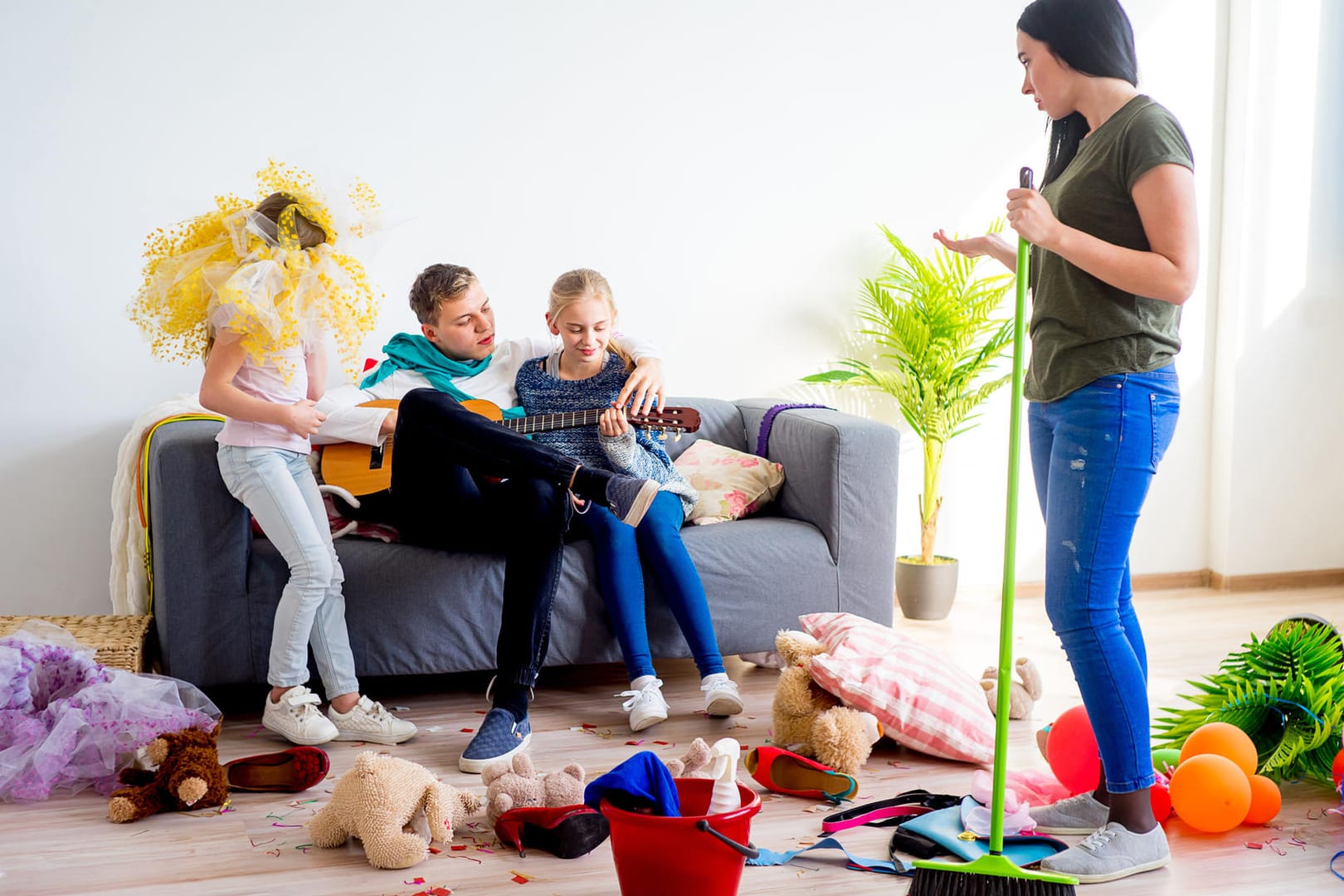 Ordnung zu halten ist gerade in einer Familie nicht so einfach. Aber es gibt einige Tipps, die helfen können.