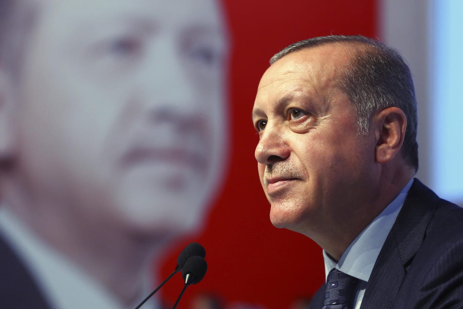Erdogan hat mit den neuen Dekreten auch direkten Zugriff auf den Geheimdienst.