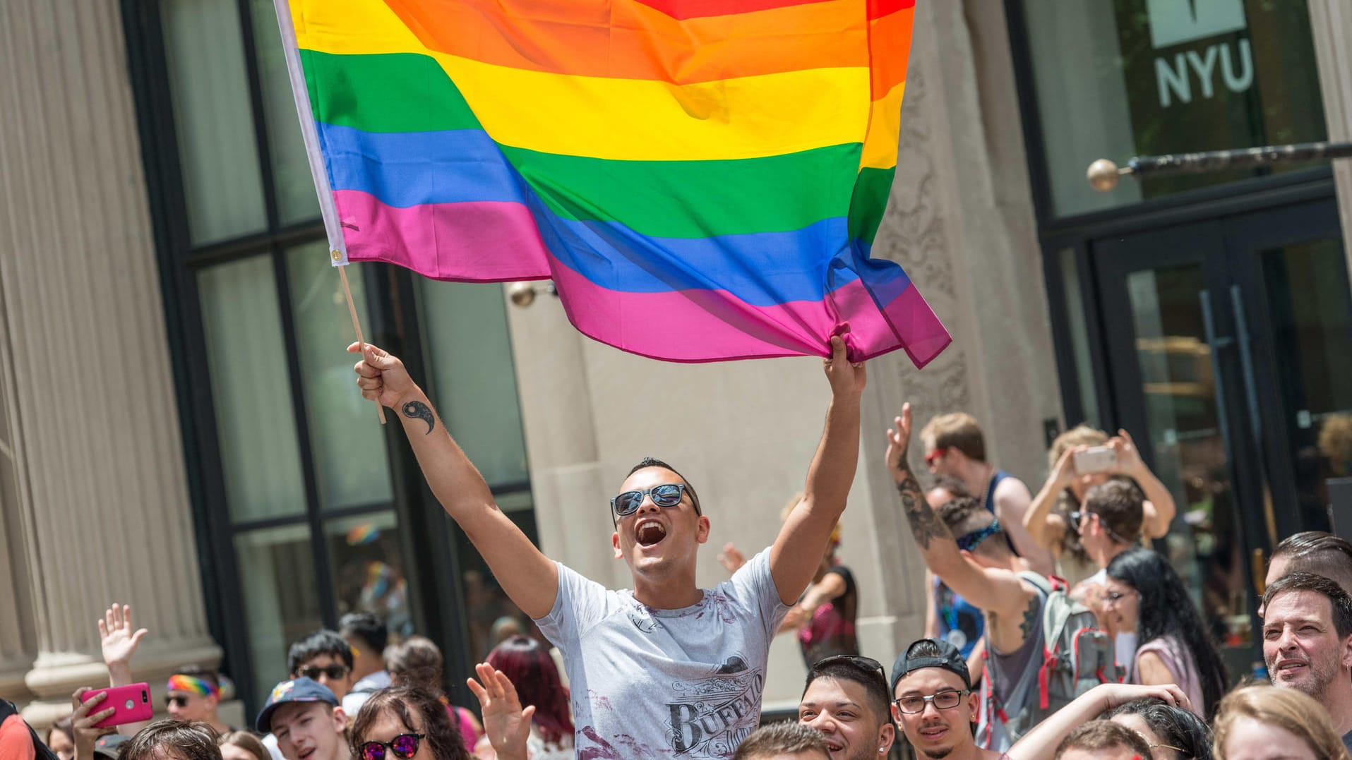 US-Präsident Donald Trump hat Transgender vorerst aus der US-Armee ausgeschlossen. US-Präsident Donald Trump hat Transgender vorerst aus der US-Armee ausgeschlossen.