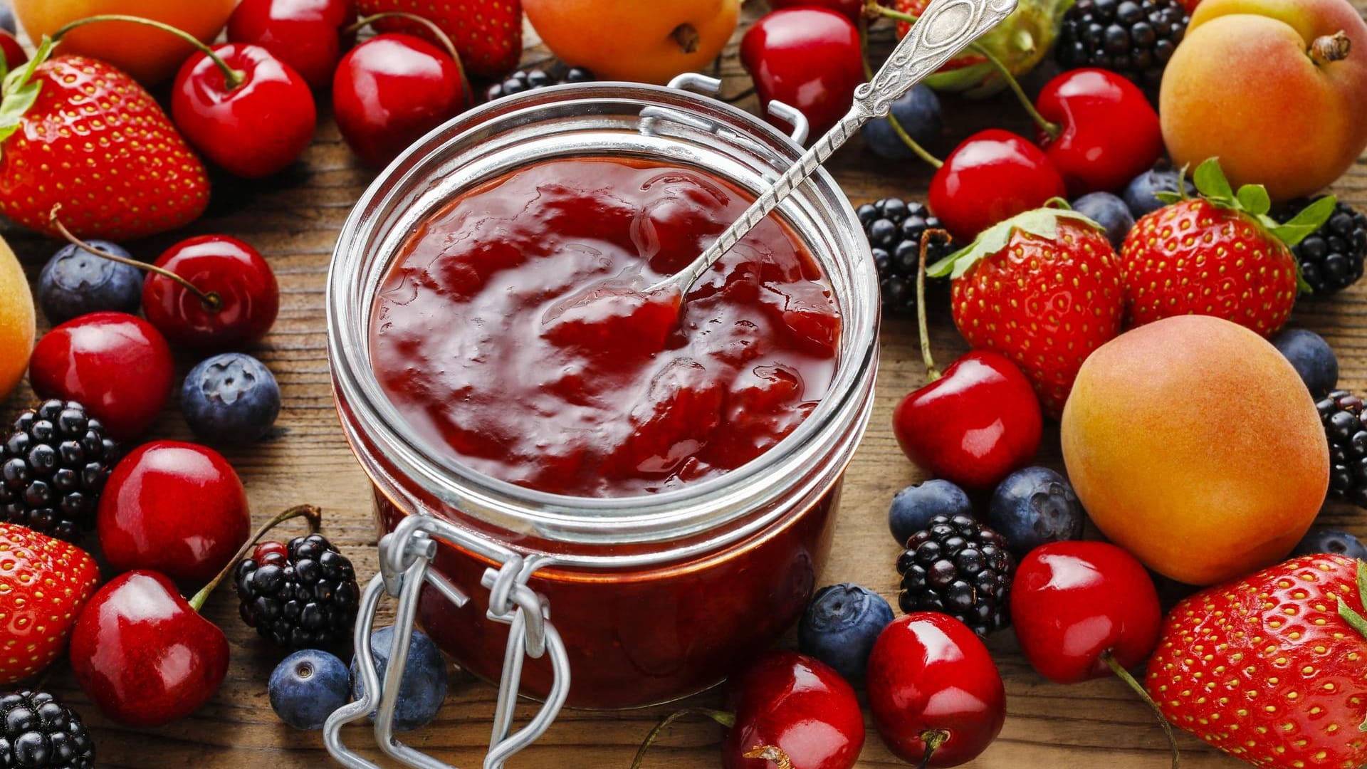 Bei der Haltbarkeit der Marmelade kommt es auf die Zubereitung und Lagerung an