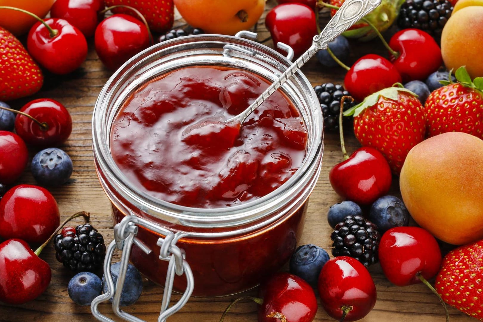 Bei der Haltbarkeit der Marmelade kommt es auf die Zubereitung und Lagerung an