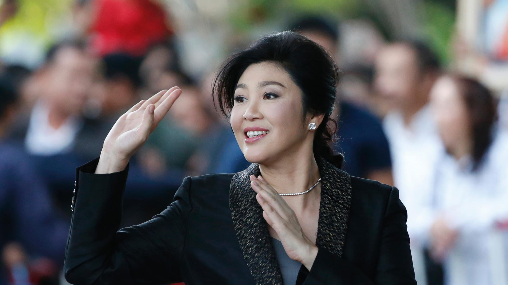 Thailands Ex-Ministerpräsidentin Yingluck Shinawatra setzt sich in Dubai ab Thailands Ex-Ministerpräsidentin Yingluck Shinawatra setzt sich in Dubai ab