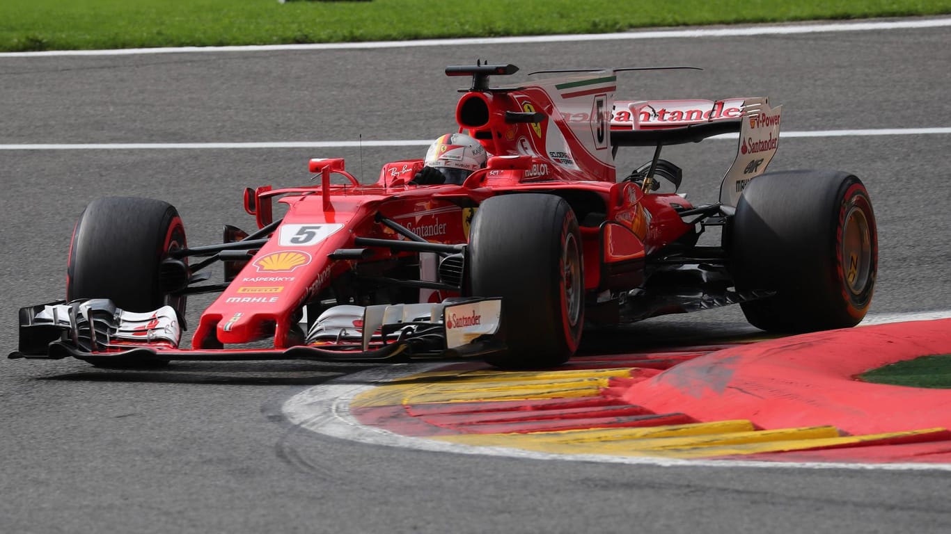 Sebastian Vettel auf dem High-Speed-Kurs von Spa-Franchorchamps.