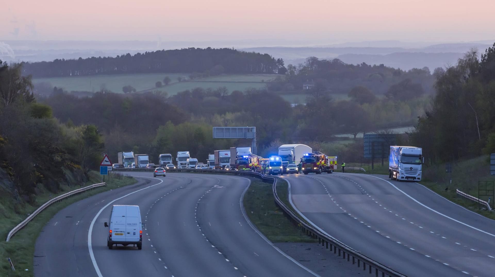 Auf der Autobahn nahe Newport Pagnell kam es am Samstagmorgen zu einem schlimmen Unfall. (Symboldbild). Auf der Autobahn nahe Newport Pagnell kam es am Samstagmorgen zu einem schlimmen Unfall. (Symboldbild).