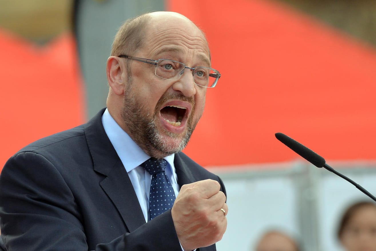 SPD-Kanzlerkandidat Martin Schulz gibt vor der Bundestagswahl 2017 trotz schlechter Umfragewerte nicht auf und stellt seine Bildungspläne vor.