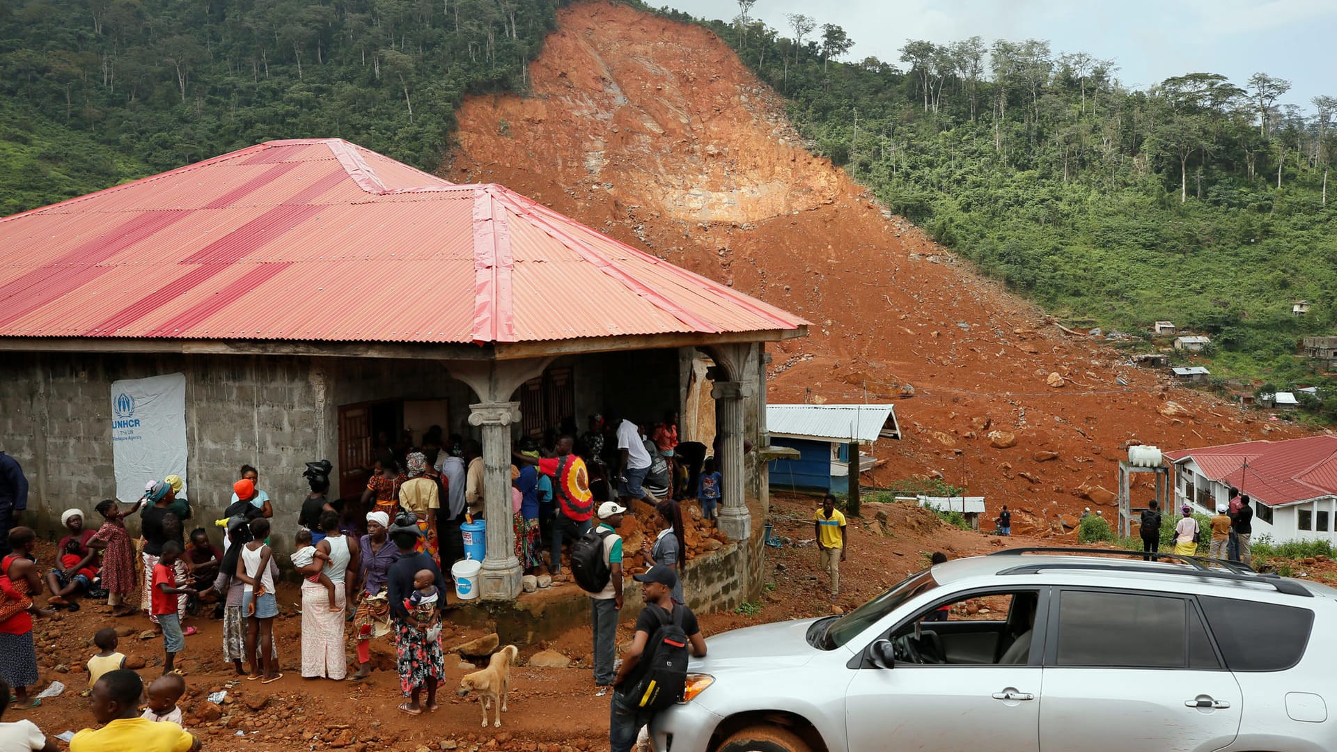 Bereits vor zwei Wochen starben in Sierra Leone Hunderte nach einem Erdrutsch Bereits vor zwei Wochen starben in Sierra Leone Hunderte nach einem Erdrutsch