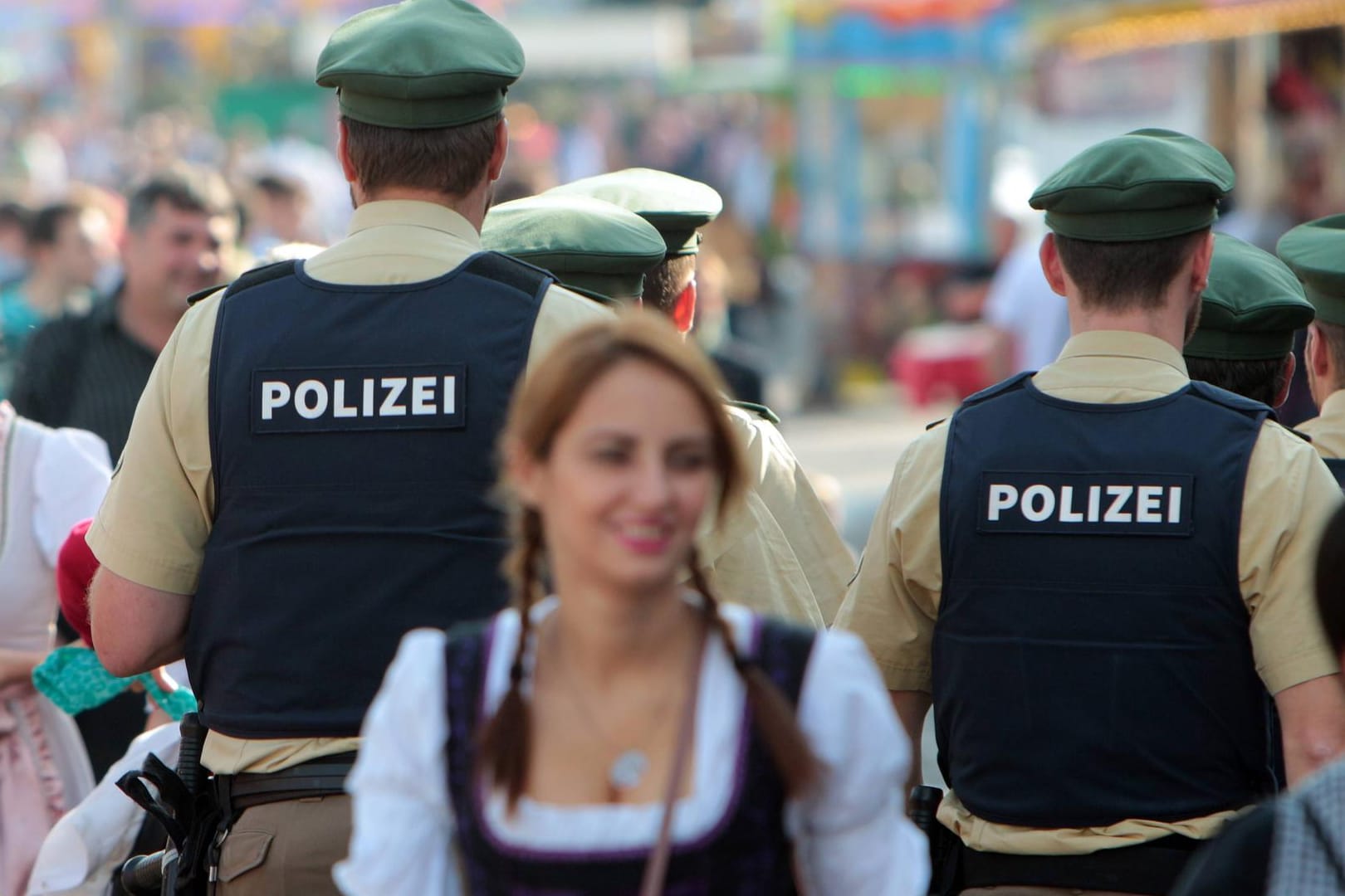 Die Polizei wird wohl wie im Vorjahr auf der Wiesn mit rund 600 Beamten im Einsatz sein.