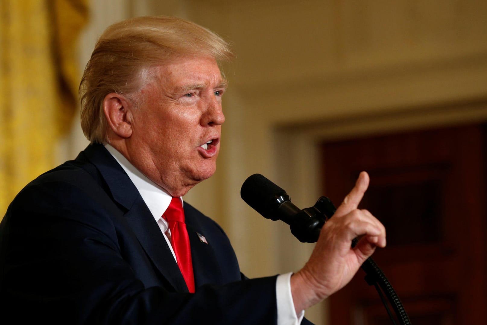 Donald Trump zufolge, soll die Mauer helfen illegaler Einwanderung, sowie Drogenhandel entgegen zu wirken.