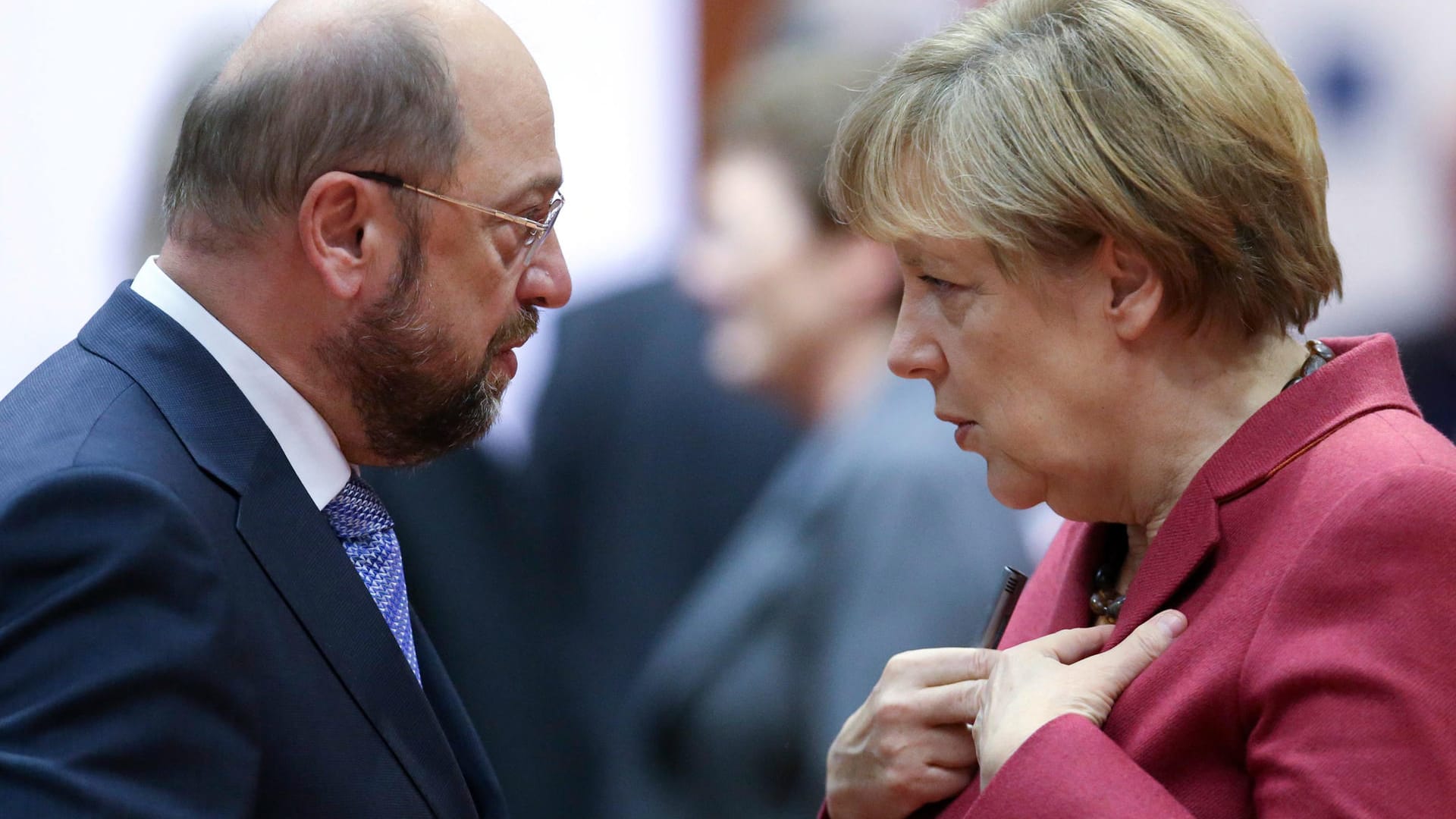 Martin Schulz und Angela Merkel treffen im TV-Duell aufeinander. Schon vorher gibt es Ärger. Martin Schulz und Angela Merkel treffen im TV-Duell aufeinander. Schon vorher gibt es Ärger.