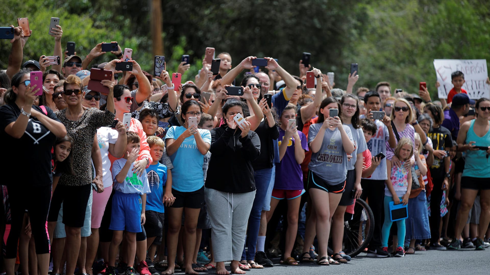 Viele Schaulustige warteten in Corpus Christi auf die Ankunft des US-Präsidenten.