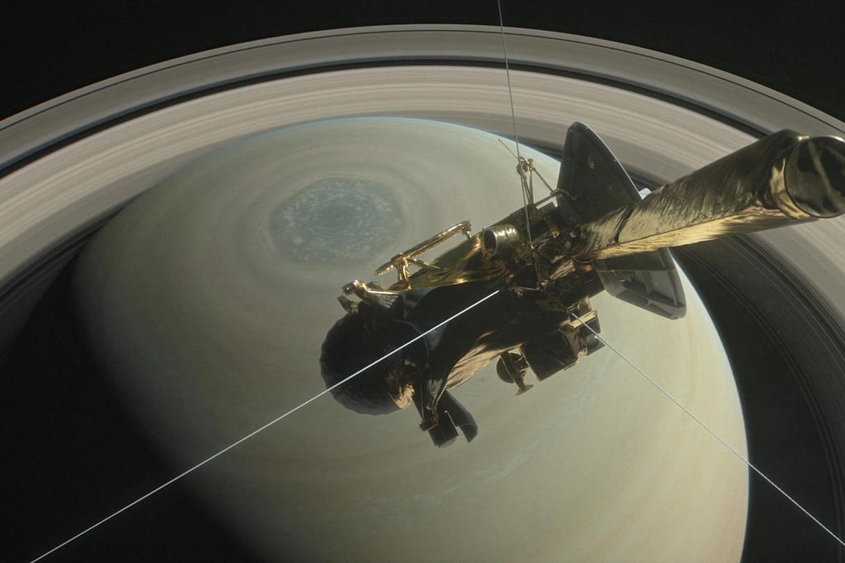 "Cassini" soll in den Saturn stürzen.