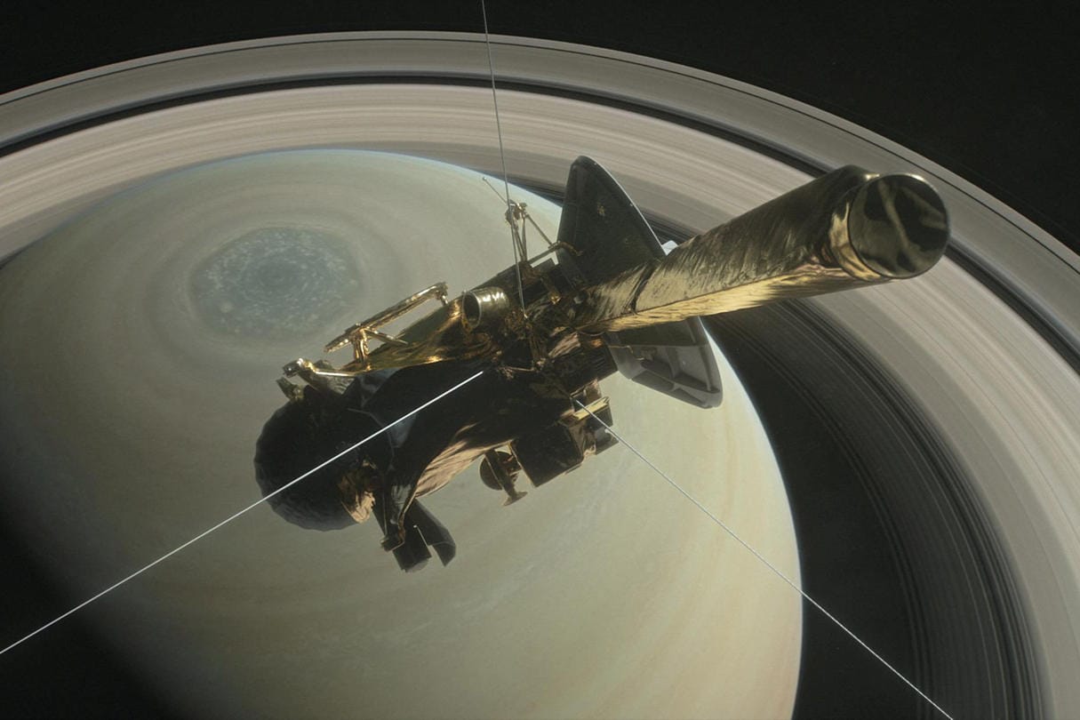 "Cassini" soll in den Saturn stürzen.