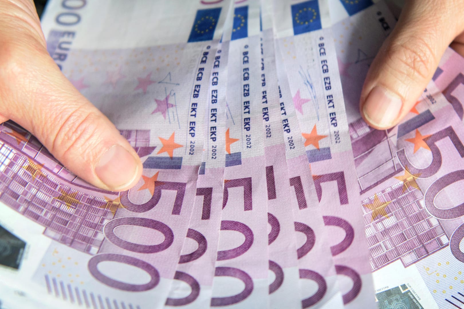 Bei Spenden ab einer Höhe von 2000 Euro entscheidet der Stadtrat, ob städtische Einrichtungen den Betrag annehmen dürfen.