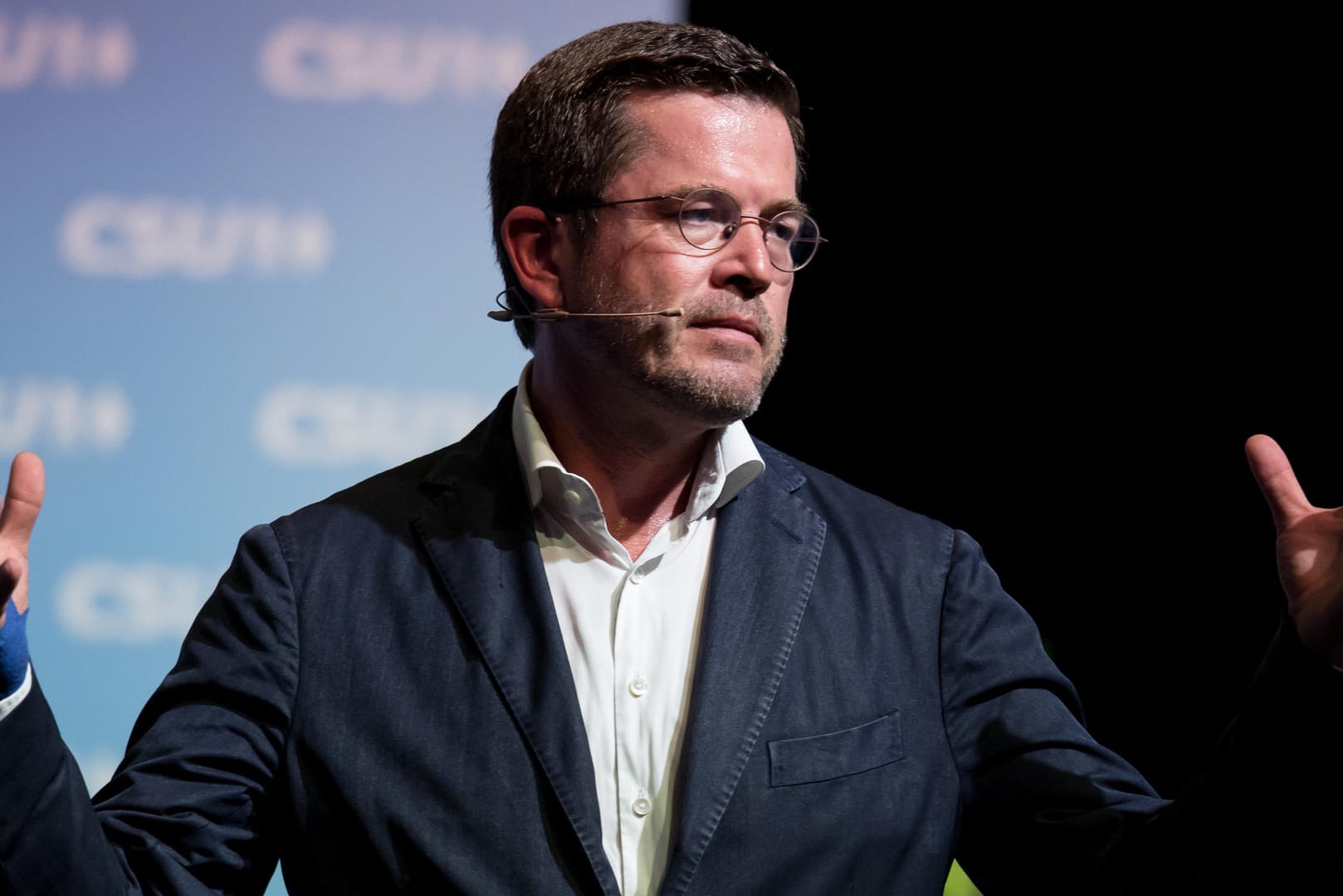 Karl-Theodor zu Guttenberg bei seinem ersten Wahlkampfauftritt in der Stadthalle in Kulmbach (Bayern).