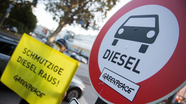 Laut einer von Greenpeace beauftragten Studie ist es möglich, eine "umfassende Transformation" von Mobilität und Verkehr zum Klimaschutz zu erreichen.