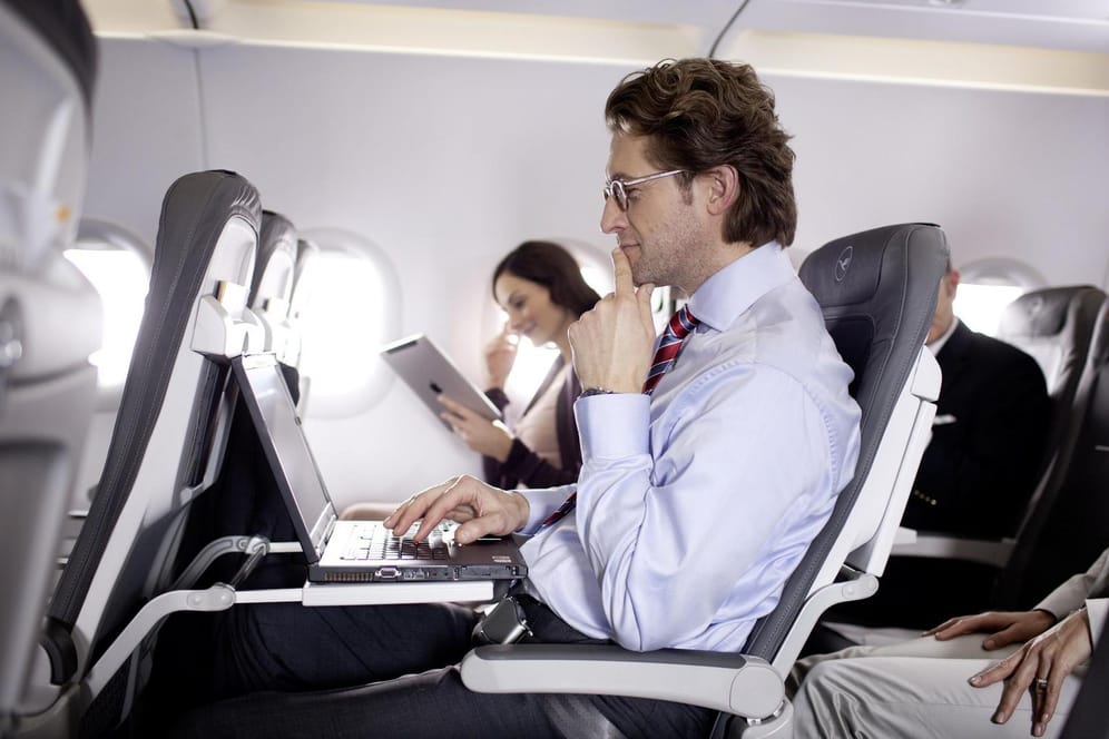 Immer mehr Airlines bieten WLAN über den Wolken an.Teilweise sogar auf Kurzstreckenflügen. (SRT)