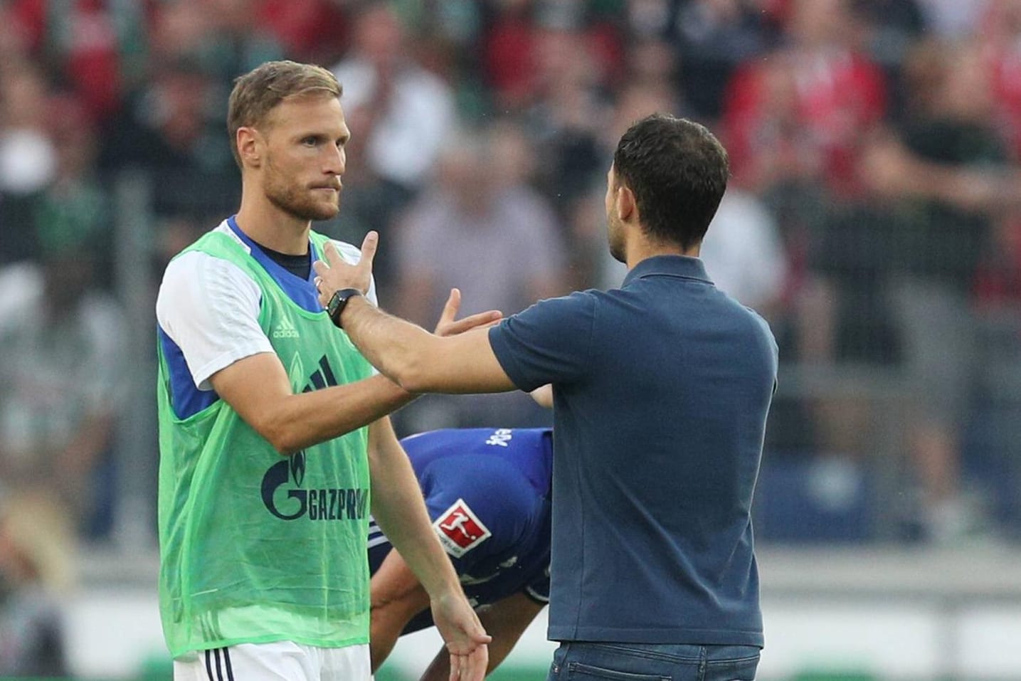 Benedikt Höwedes und Domenico Tedesco nach der Pleite in Hannover.