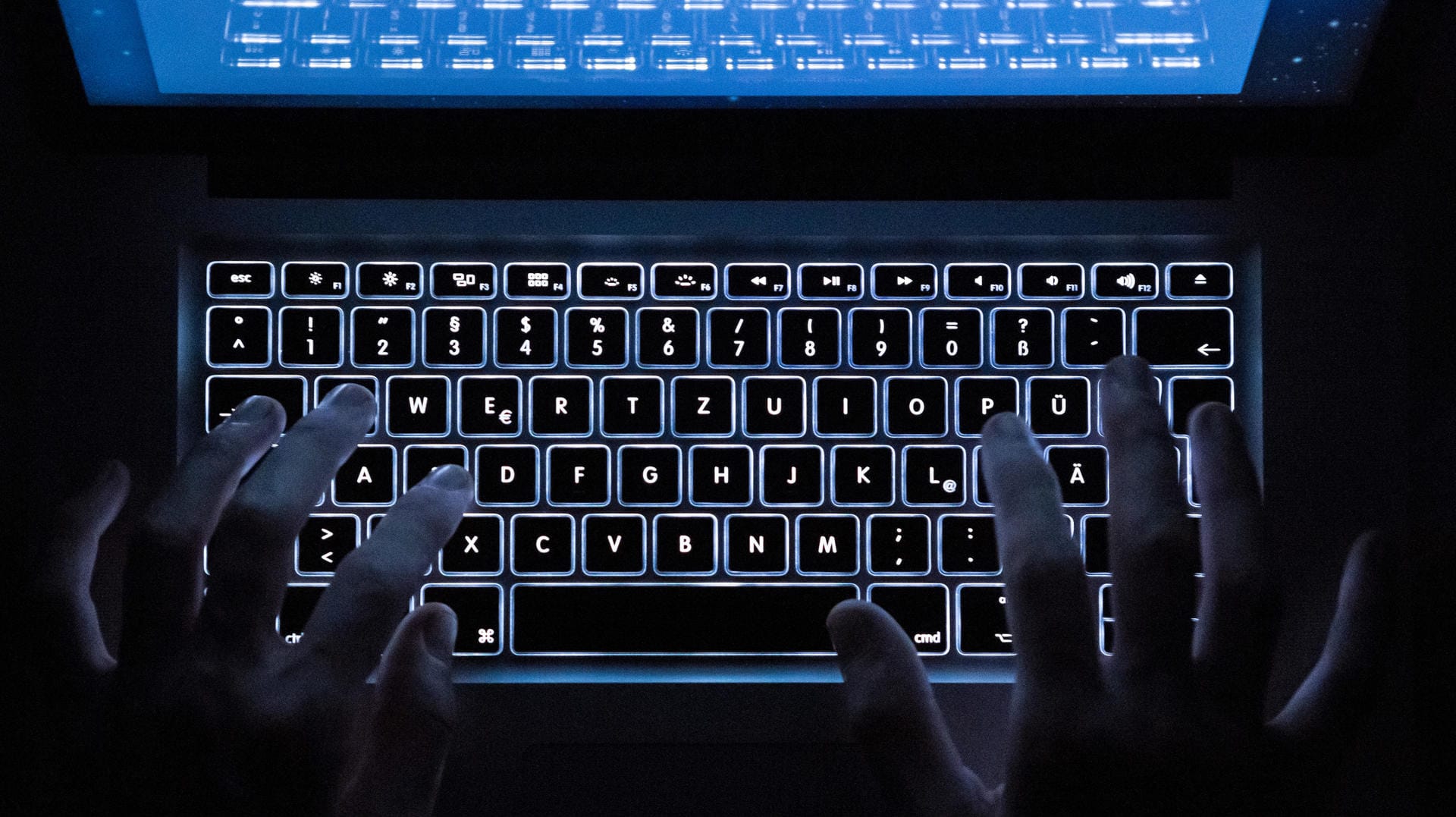 Das Bundesamt für Sicherheit warnt vor Angriffen auf IT-Systeme, die für die Bundestagswahl verwendet werden. Das Bundesamt für Sicherheit warnt vor Angriffen auf IT-Systeme, die für die Bundestagswahl verwendet werden.