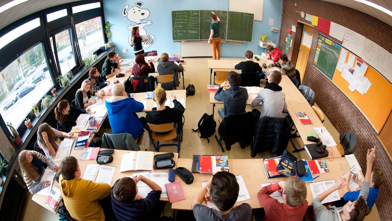 Schüler einer Realschule in Niedersachsen. In Baden-Württemberg lernen die Schüler in einem neuen Unterrichtsfach jetzt auch wirtschaftliche Zusammenhänge.