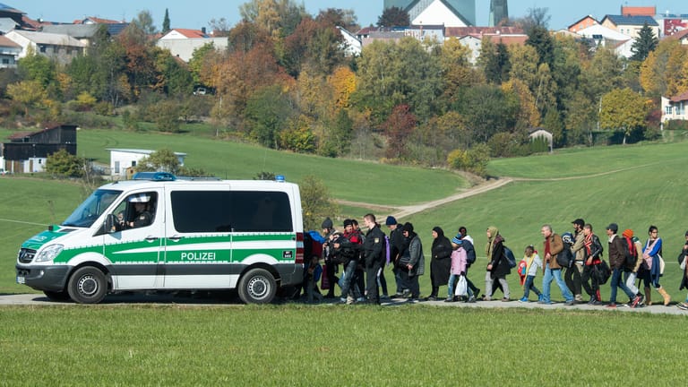 Fast eine Million Flüchtlinge kamen allein im 2015 nach Deutschland, viele abgelehnte Asylbewerber klagen vor den Verwaltungsgerichten gegen die Entscheidungen des Bundesamtes für Migration und Flüchltinge.