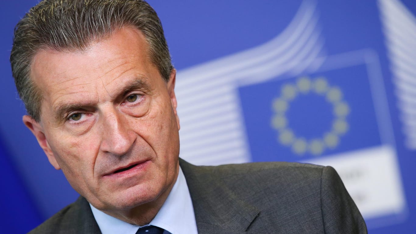 EU-Kommissar Oettinger betonte, Großbritannien habe sich "verpflichtet", bis zum Jahr 2020 einen Anteil der Gesamteinnahmen des EU-Haushalts zu finanzieren.