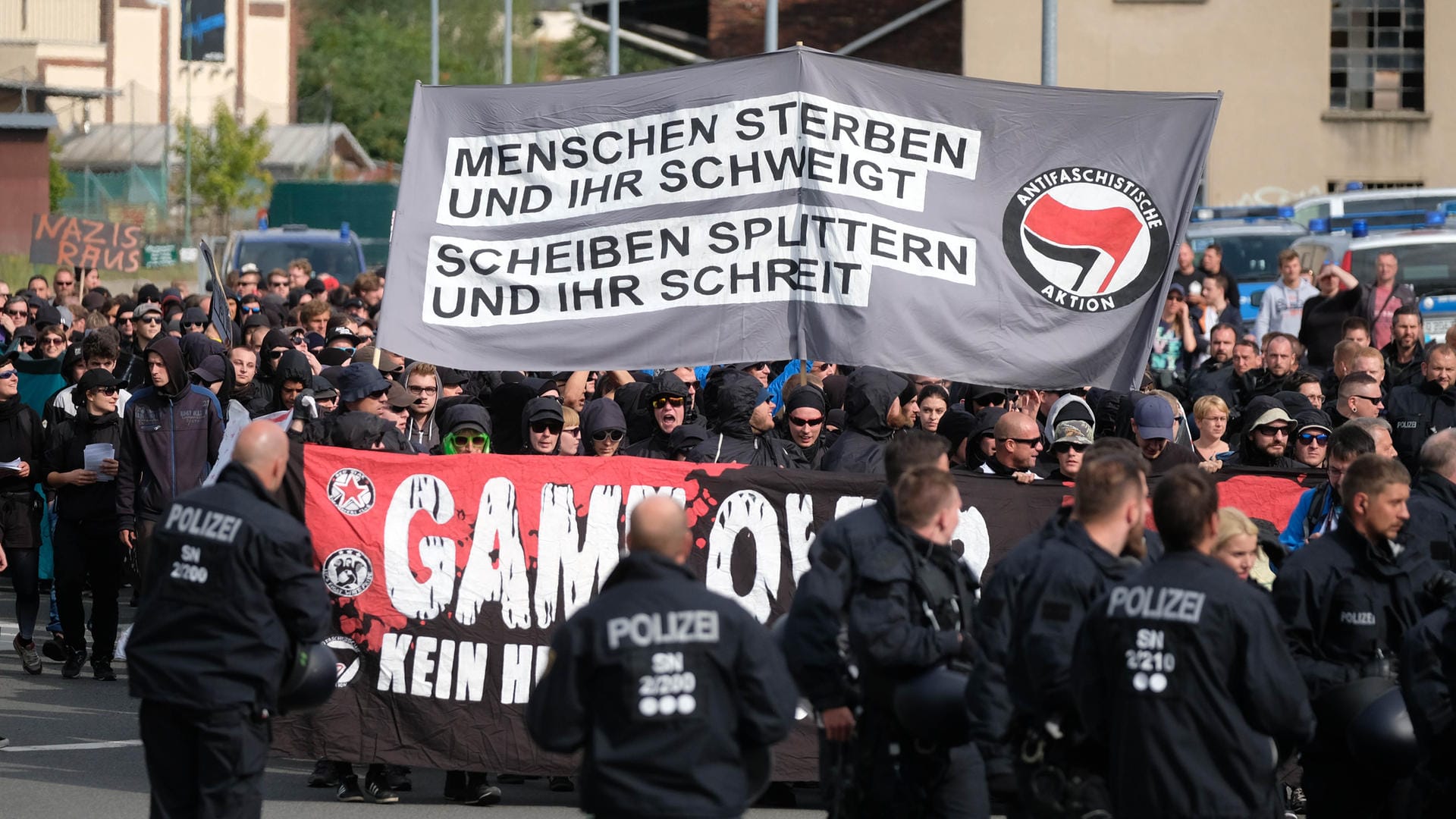 Hunderte linke Demonstranten gingen in Wurzen gegen Neonazis auf die Straße.