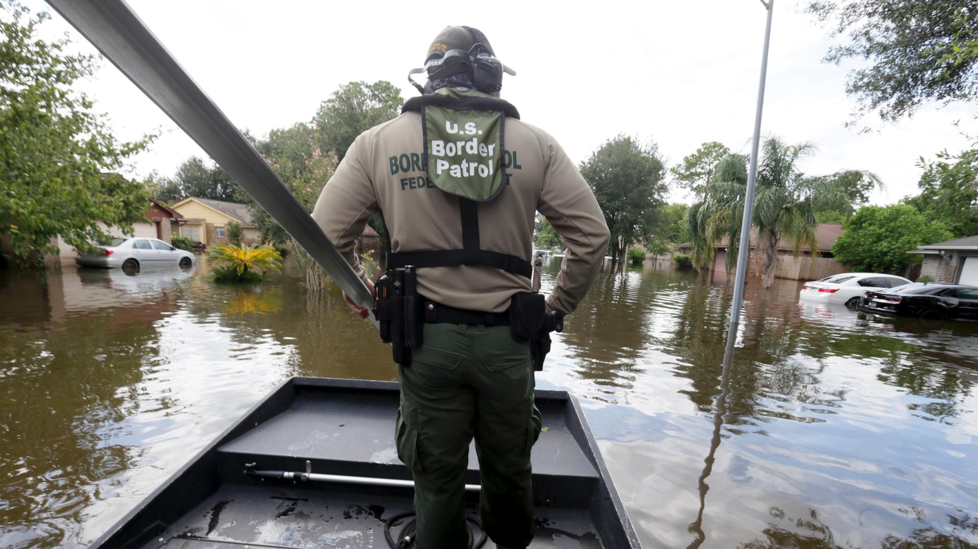 Seit Jahresbeginn nahm allein das Houstoner Büro der US-Einwanderungs- und Zollbehörde etwa 10.000 Menschen fest. Seit Jahresbeginn nahm allein das Houstoner Büro der US-Einwanderungs- und Zollbehörde etwa 10.000 Menschen fest.