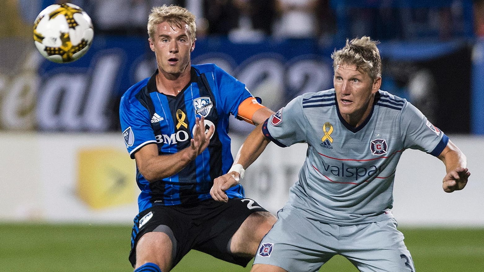 Schweinsteiger (r.) im Zweikampf mit Montreals Kyle Fisher.