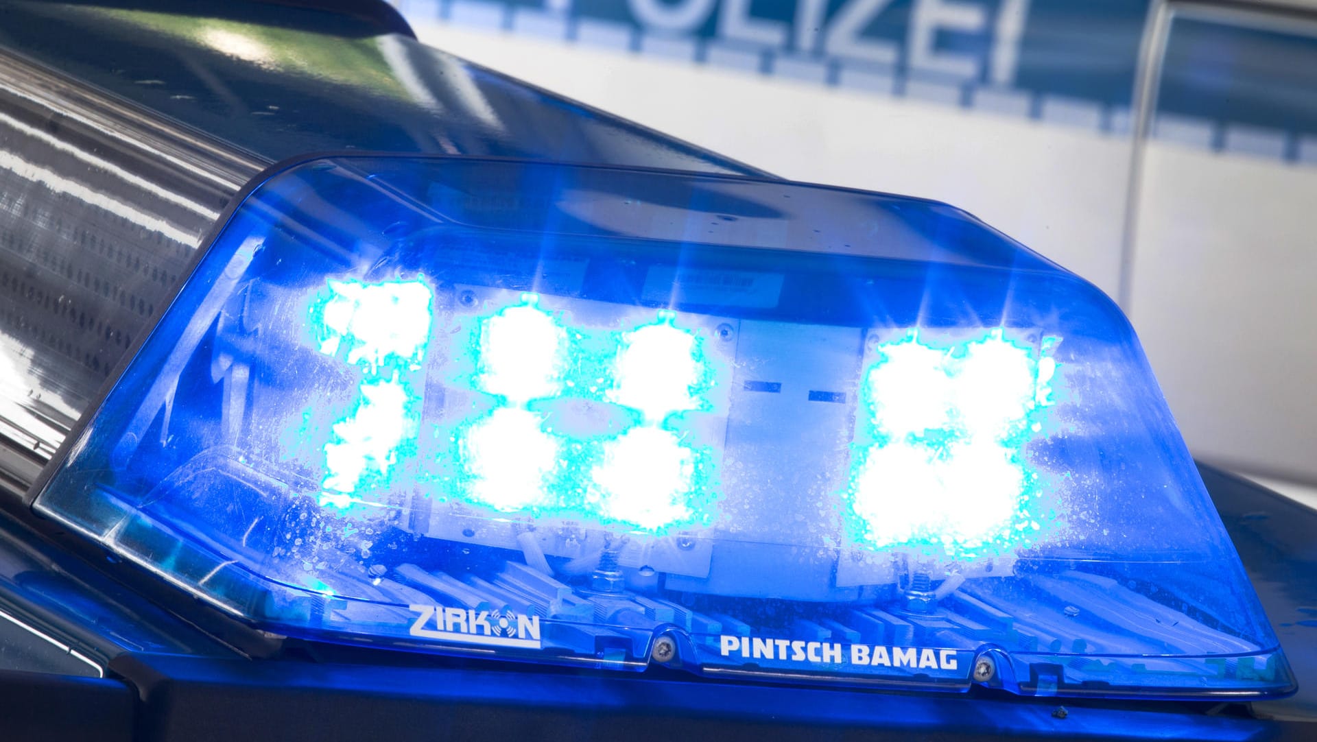 Die Polizei in Oldenburg sucht nach dem Schläger eines Kleinkindes.