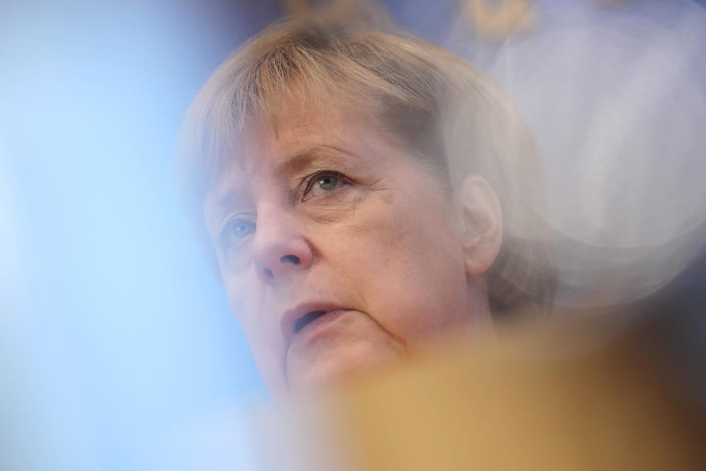 Angela Merkel (CDU) wirkt in TV-Duellen selten angriffslustig.