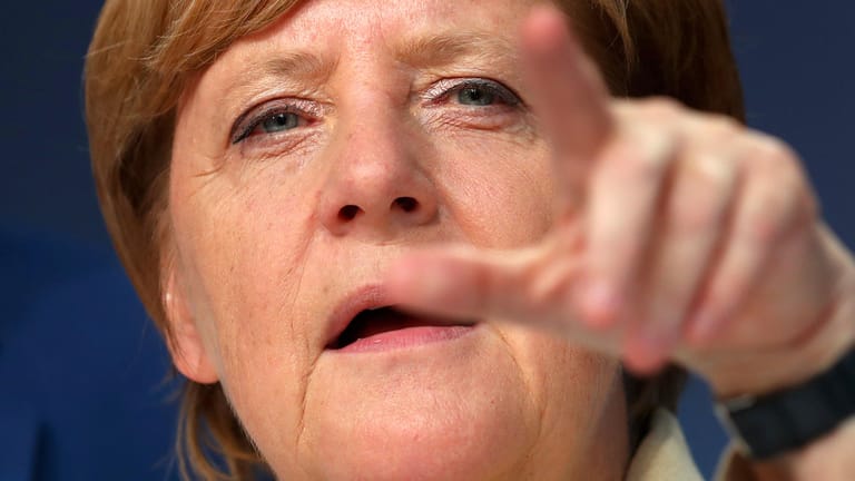 Bundeskanzlerin Angela Merkel (CDU) will im TV-Duell auch an ihrem Image feilen.
