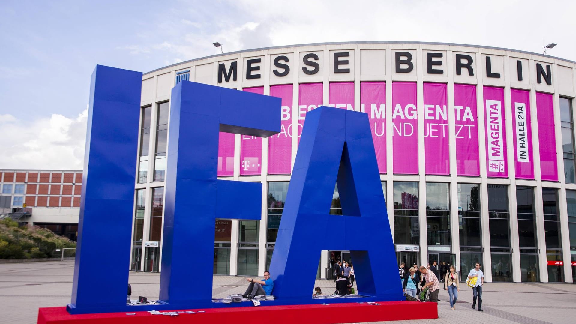 Der Südeingang der IFA 2017 auf dem Messegelände in Berlin.