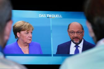 Am Sonntagabend lieferten sich Bundeskanzlerin Angela Merkel (CDU) und SPD-Kanzlerkandidat Martin Schulz ein TV-Duell, das von vier Fernsendern live übertragen wurde.