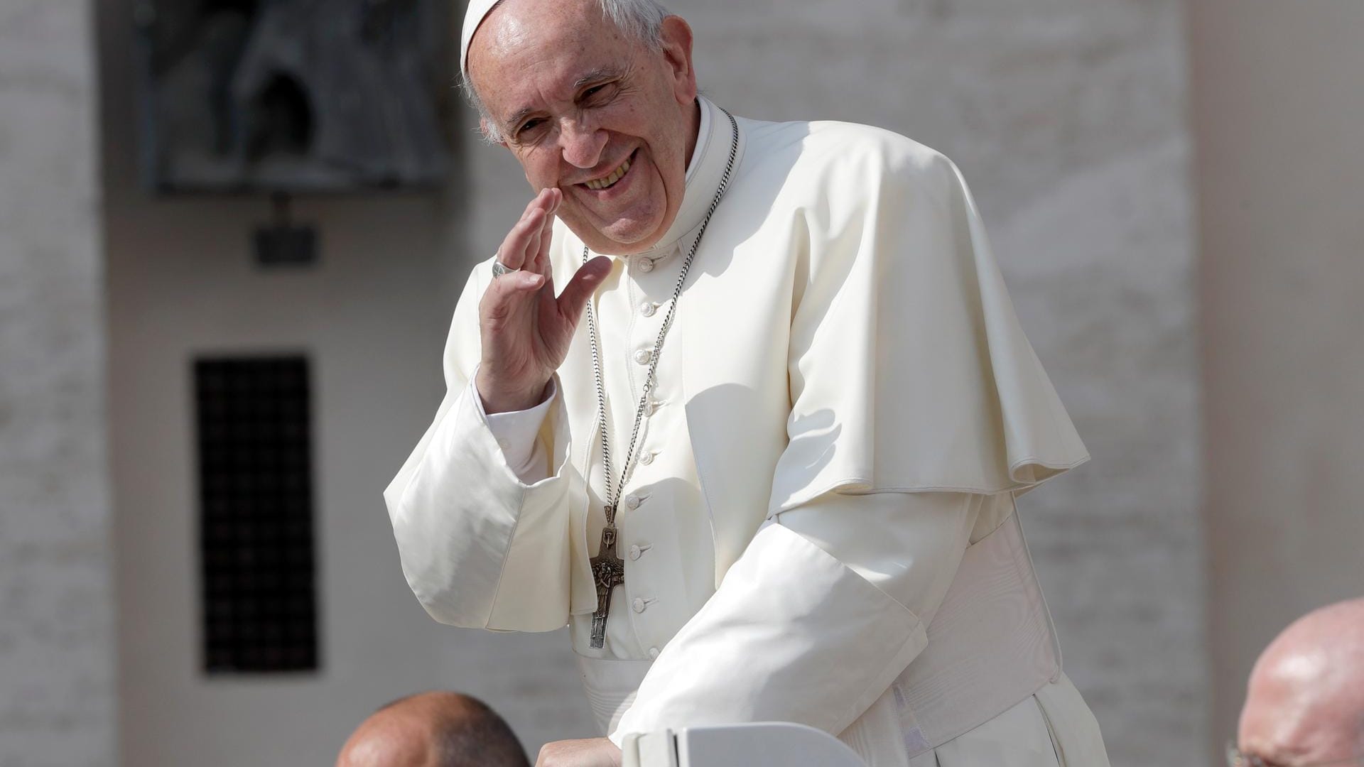 Die Nonne Maria Valentina rappt für den Frieden – und nun auch für den Papst. Die Nonne Maria Valentina rappt für den Frieden – und nun auch für den Papst.