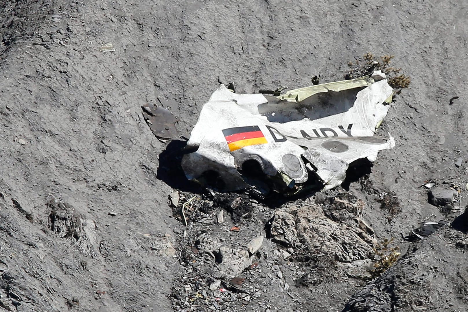 Der vom Copiloten verursachte Absturz eines Germanwings-Flugzeugs gehört zu den größten Flugkatastrophen der deutschen Geschichte.