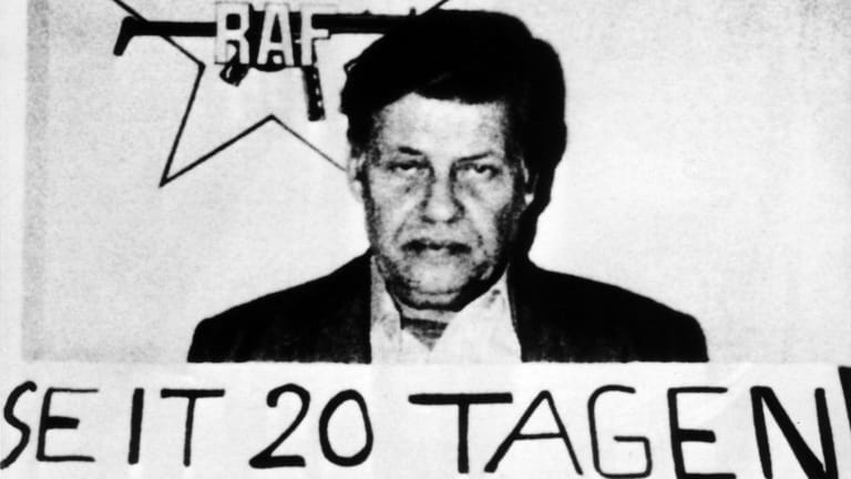 Am 5. September 1977 wurde der Arbeitgeberpräsident Hanns Martin Schleyer von einem Kommando der Terrorgruppe Rote Armee Fraktion entführt.