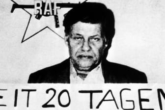 Am 5. September 1977 wurde der Arbeitgeberpräsident Hanns Martin Schleyer von einem Kommando der Terrorgruppe Rote Armee Fraktion entführt.