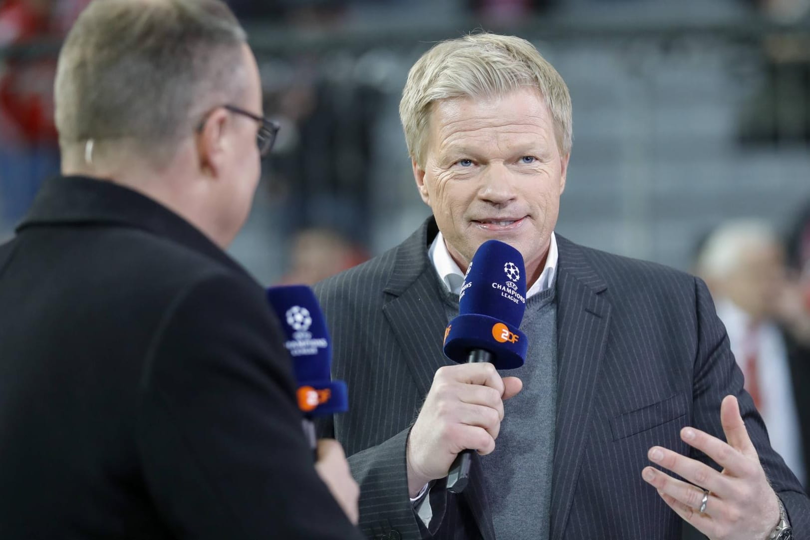 Oliver Kahn (r.) und Moderator Oliver Welke moderieren die WM-Übertragungen 2018 aus dem Studio in Baden-Baden.