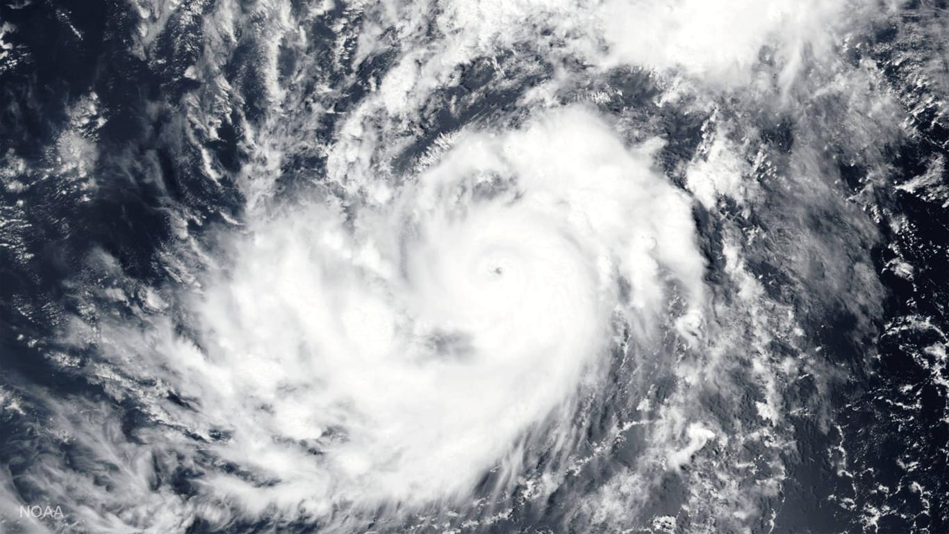 Das Satellitenbild zeigt den Sturm "Irma", mehr als 1000 Kilometer westlich von Cape Verde.