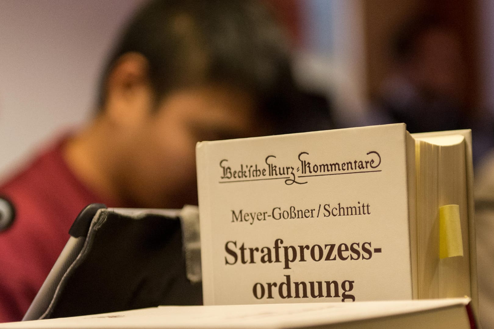 Der Angeklagte Hussein K. ist wegen Mordes an einer Studentin angeklagt.