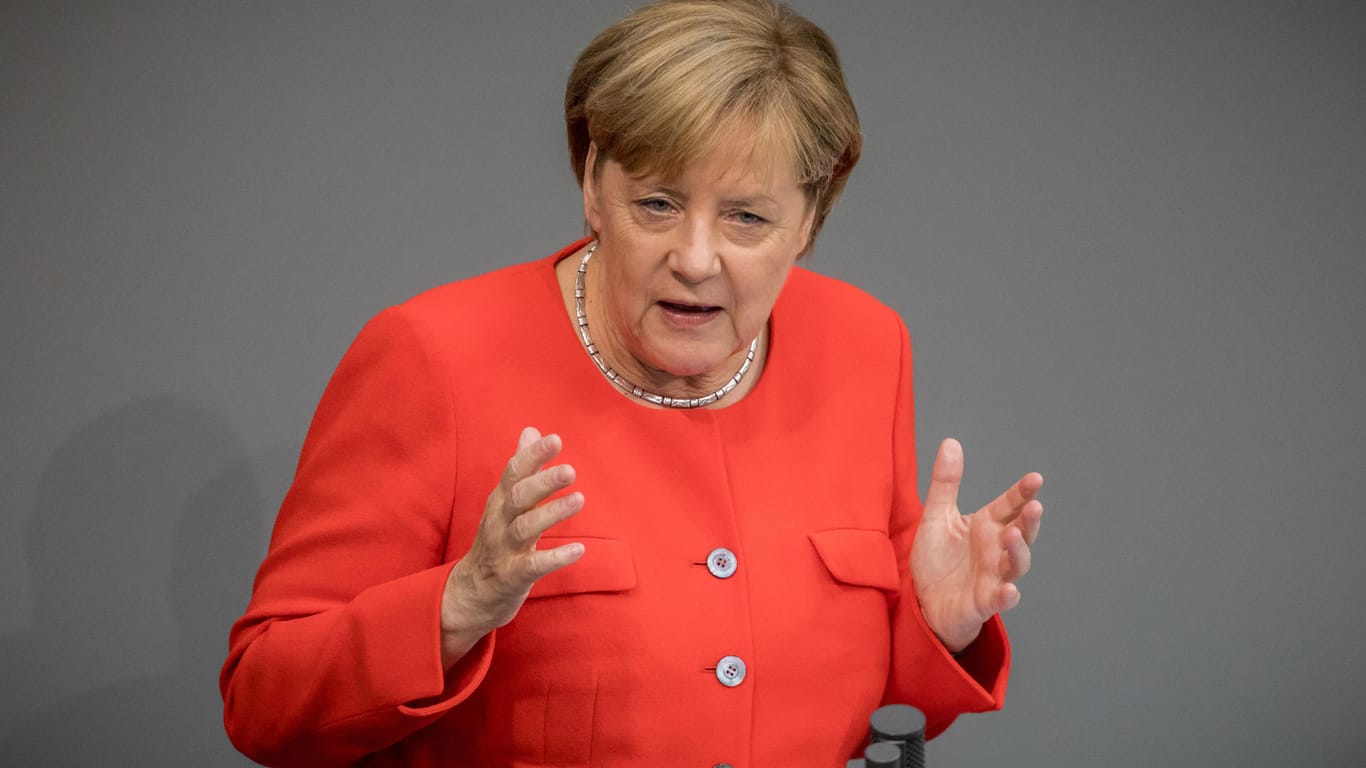 Angela Merkel bei ihrer Rede im Bundestag.