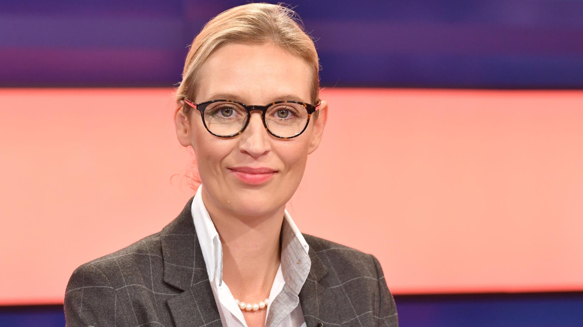 Alice Weidel (AfD) bei der ZDF-Sendung "Wie geht's Deutschland". Die Sendung verlässt sie vorzeitig. Alice Weidel (AfD) bei der ZDF-Sendung "Wie geht's Deutschland". Die Sendung verlässt sie vorzeitig.