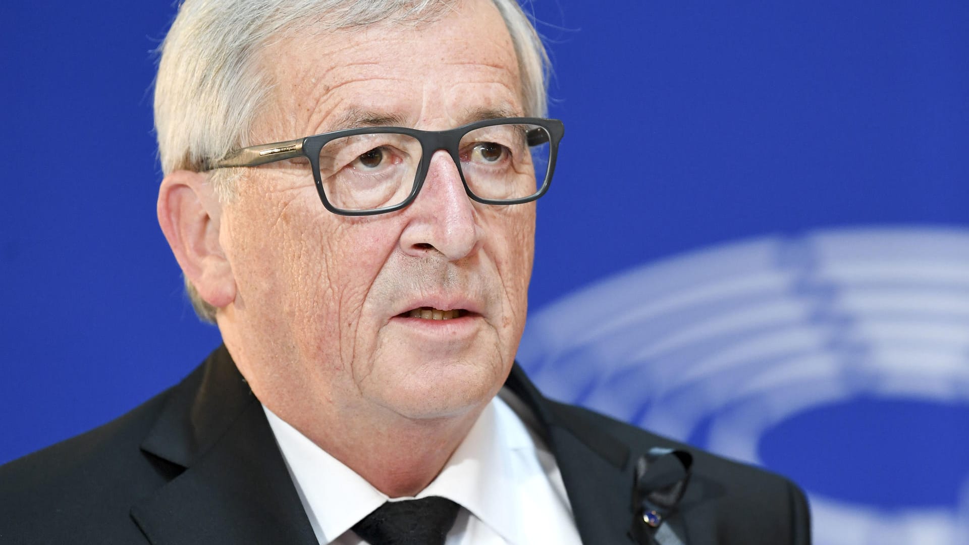 Jean-Claude Juncker betonte gegenüber Orban, er begrüße, dass Ungarn "Solidarität als wichtiges Prinzip der Europäischen Union" anerkenne. Jean-Claude Juncker betonte gegenüber Orban, er begrüße, dass Ungarn "Solidarität als wichtiges Prinzip der Europäischen Union" anerkenne.