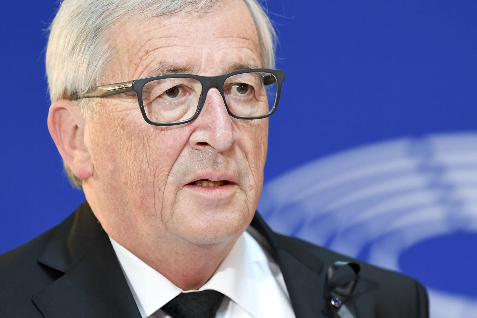 Jean-Claude Juncker betonte gegenüber Orban, er begrüße, dass Ungarn "Solidarität als wichtiges Prinzip der Europäischen Union" anerkenne.