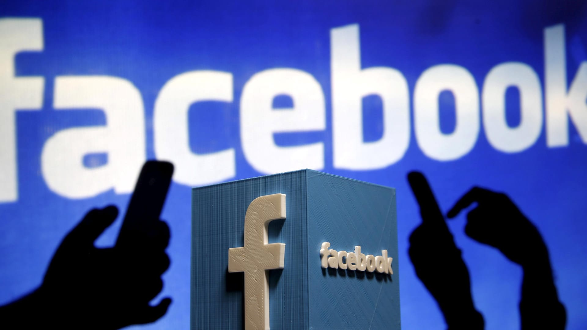 Fake-Konten bei Facebook: Anzeigen aus Russland sollen bei der US-Wahl Spannungen geschürt haben Fake-Konten bei Facebook: Anzeigen aus Russland sollen bei der US-Wahl Spannungen geschürt haben