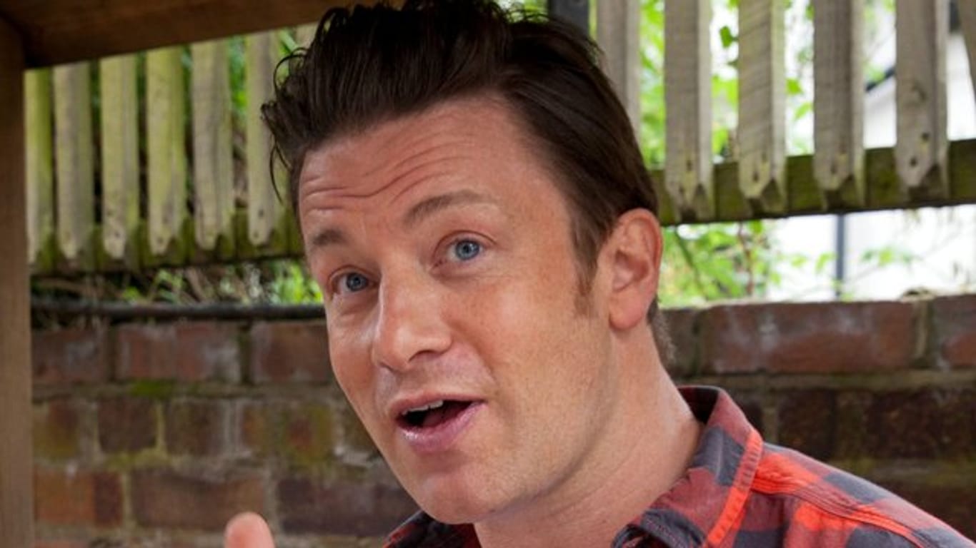 Jamie Oliver empfiehlt Nacktkochen beim Date.