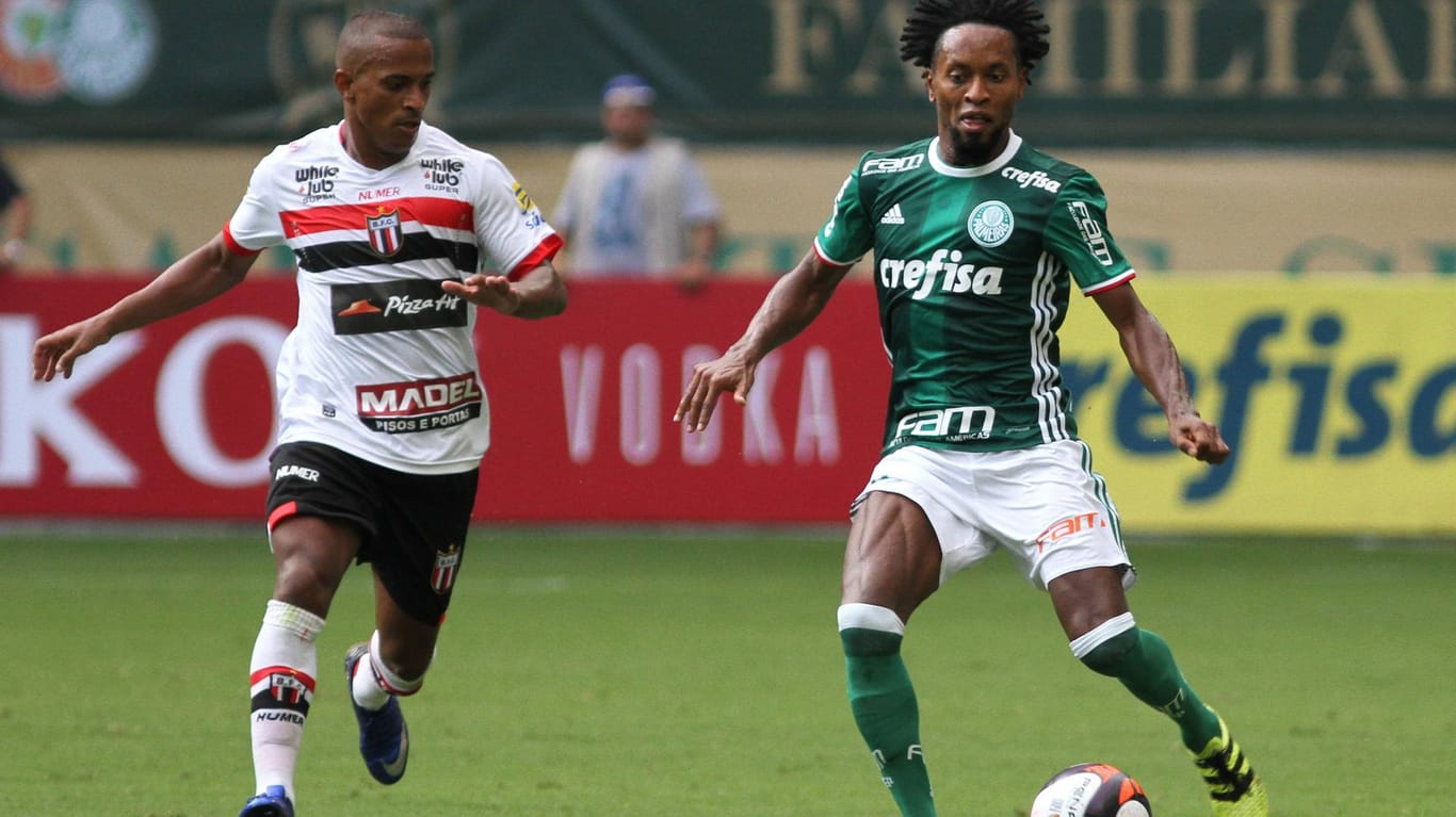 Zé Roberto (r.) im Duell gegen Liga-Konkurrent Botafogo.