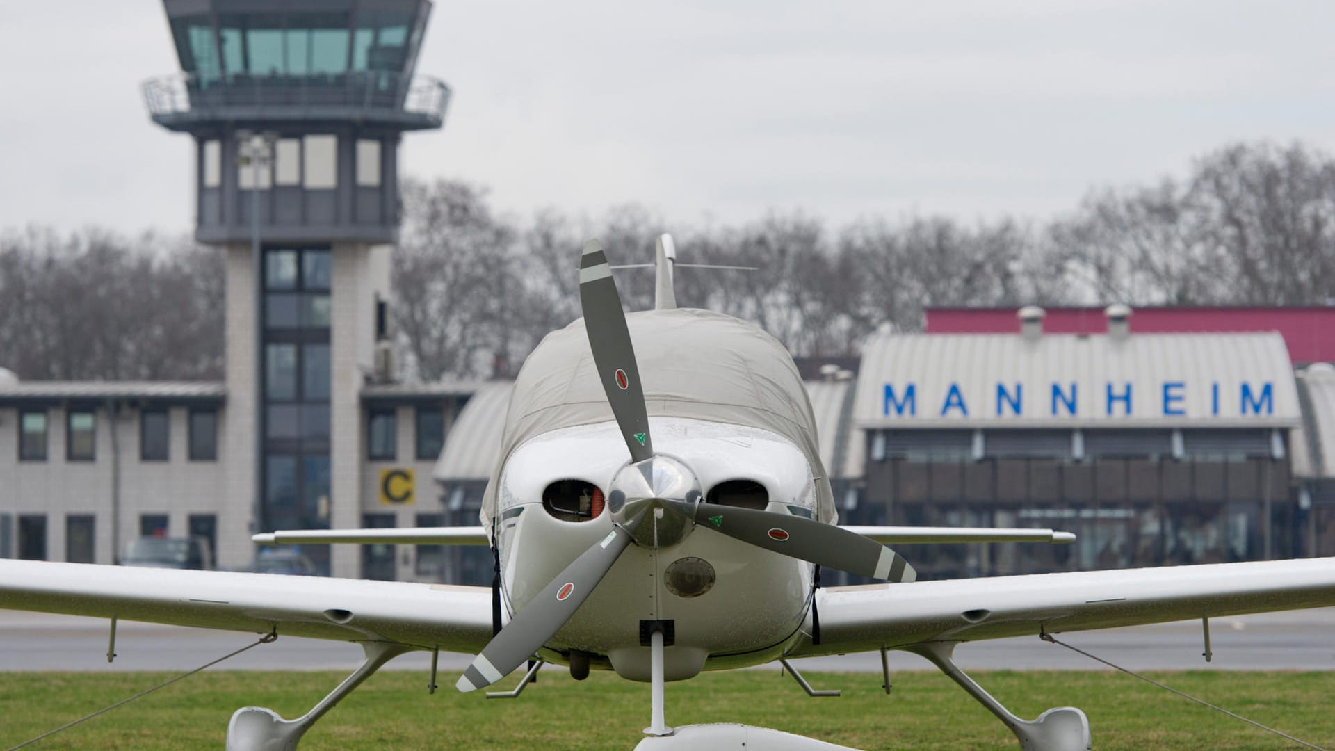 Mannheim: Im "Flughafencheck 2017" belegte der Airport in Nordbaden wieder den letzten Platz.