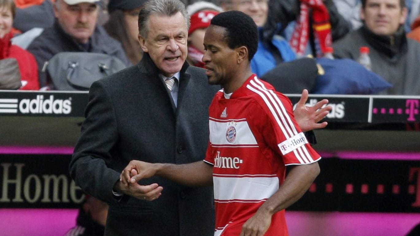 Ottmar Hitzfeld (li.) holte Zé Roberto 2002 zum FC Bayern.